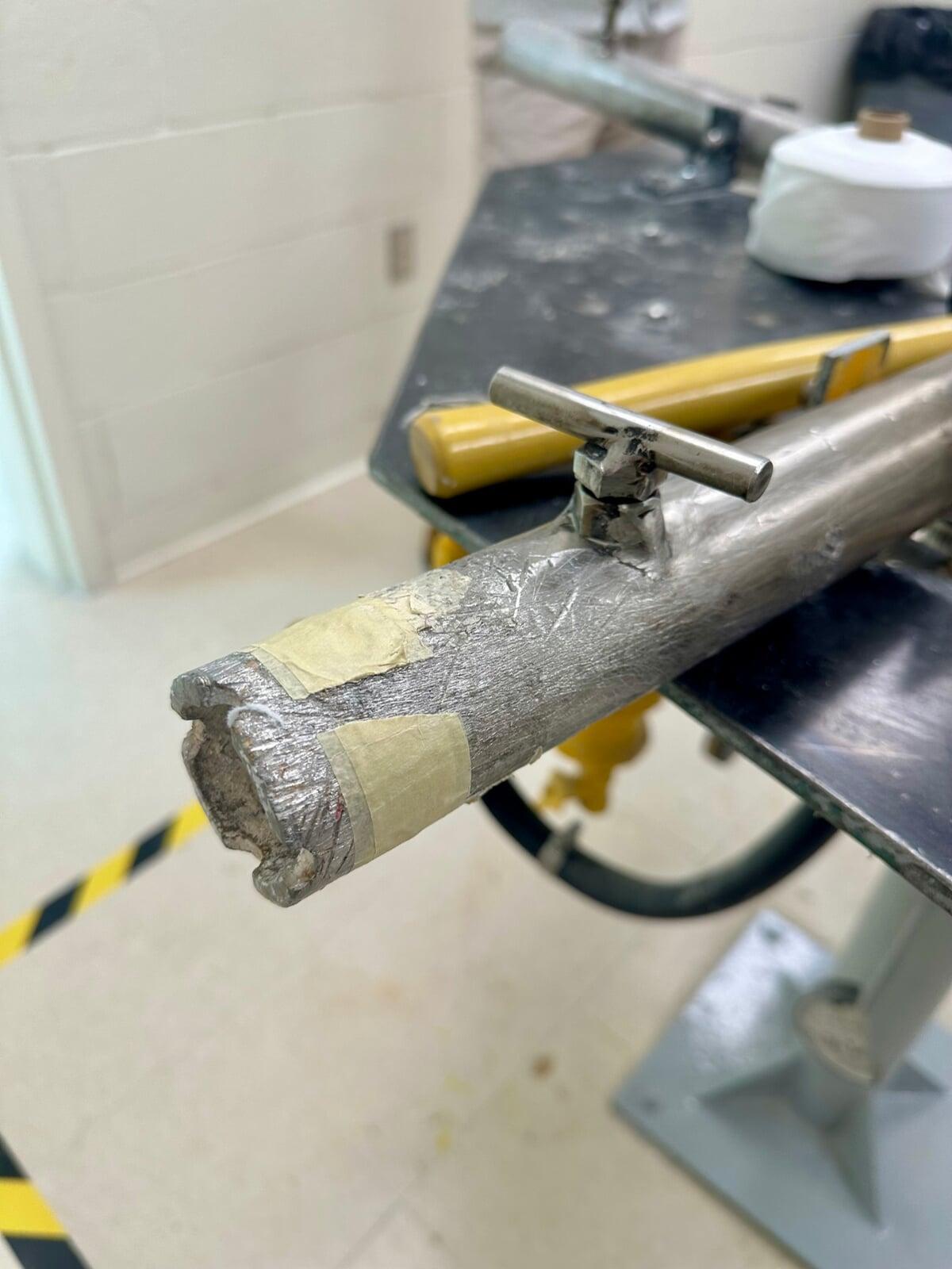 Sujetador de yesos gastado por el uso2