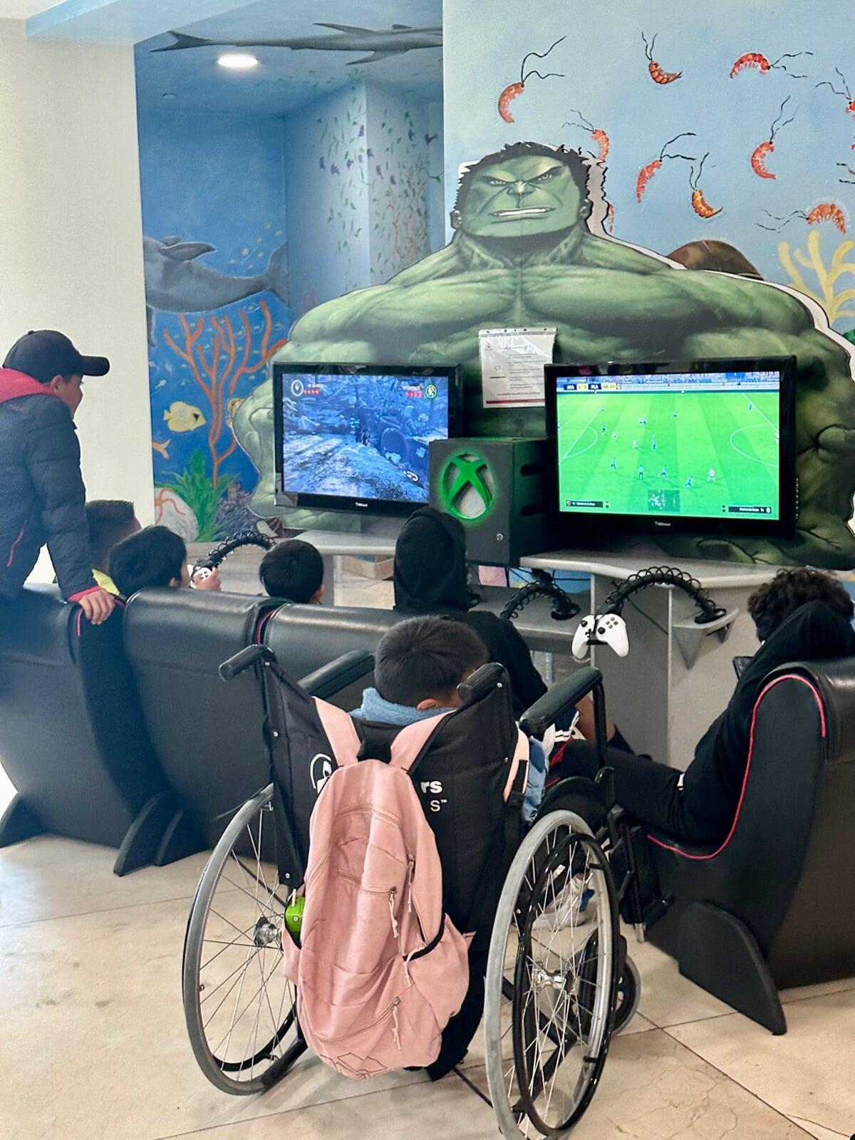 Sala de espera con videojuegos